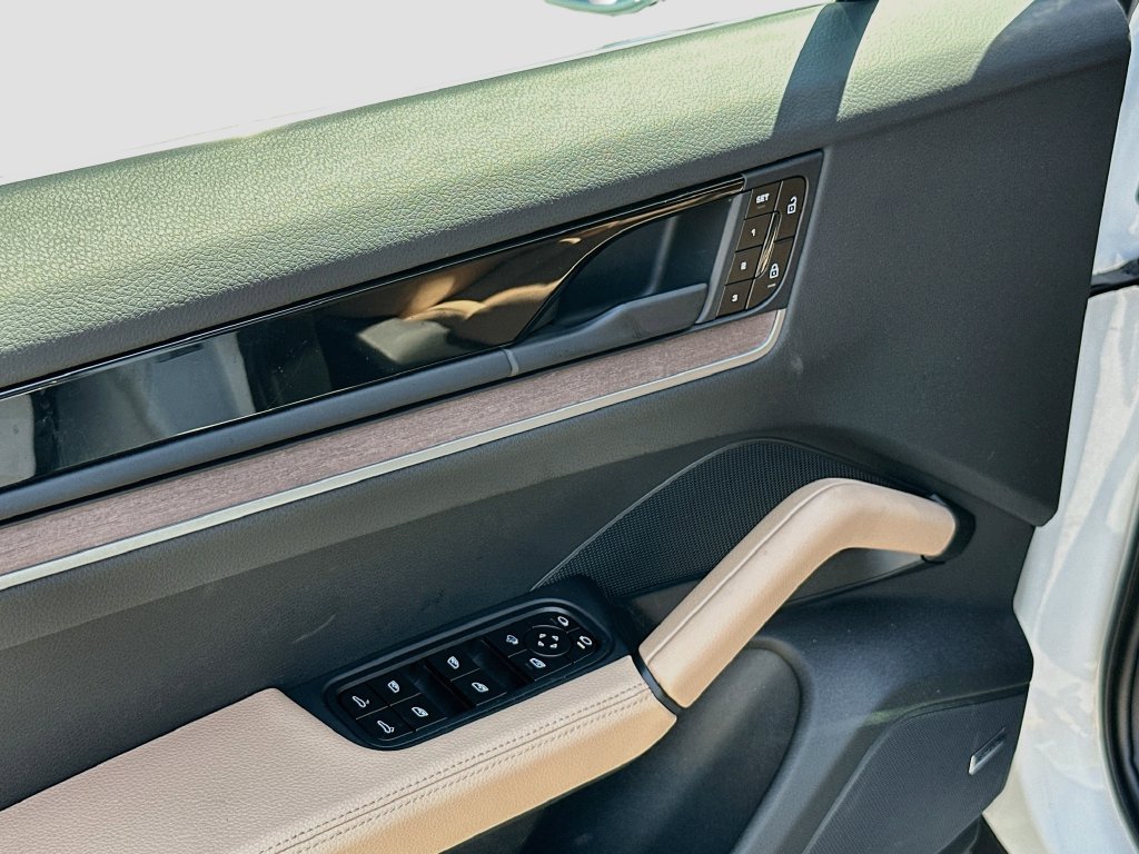 Certified 2026 Porsche Cayenne AWD/4WD image 20