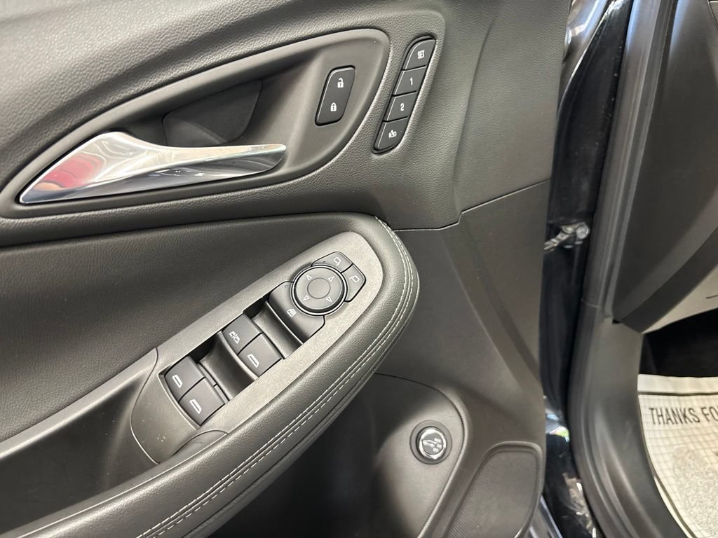Used 2023 Buick Encore GX Essence w/ Experience Buick Package FWD image 21