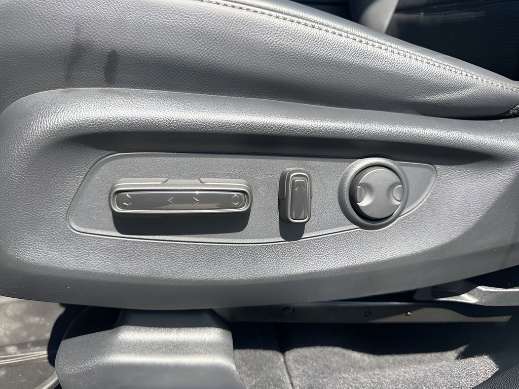 Used 2023 Honda CR-V EX-L image 10