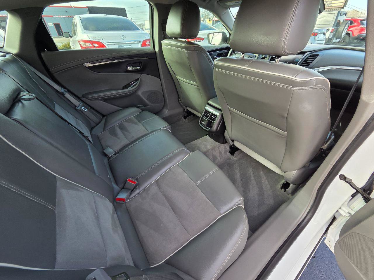 Used 2015 Chevrolet Impala LT FWD image 15