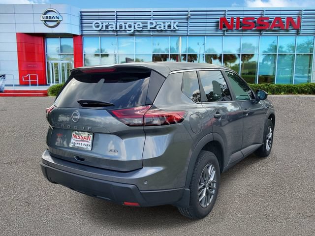 Used 2024 Nissan Rogue S AWD/4WD image 2