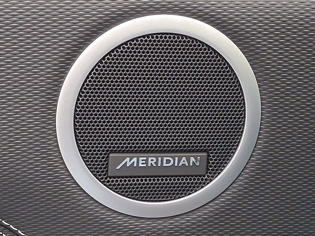 New 2026 Land Rover Discovery Limited Edition image 18