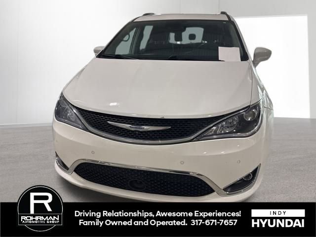 Used 2018 Chrysler Pacifica Touring-L Plus w/ Advanced Safetytec Group image 2