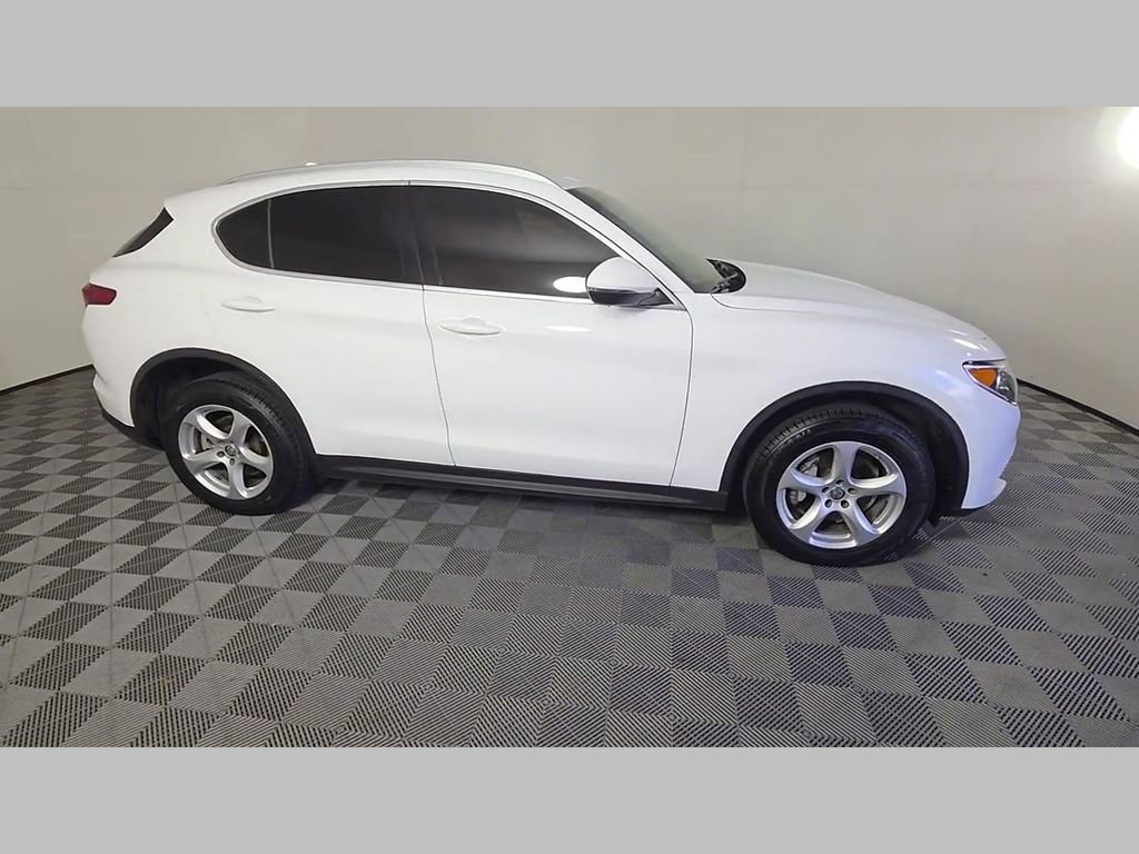 Used 2020 Alfa Romeo Stelvio image 35