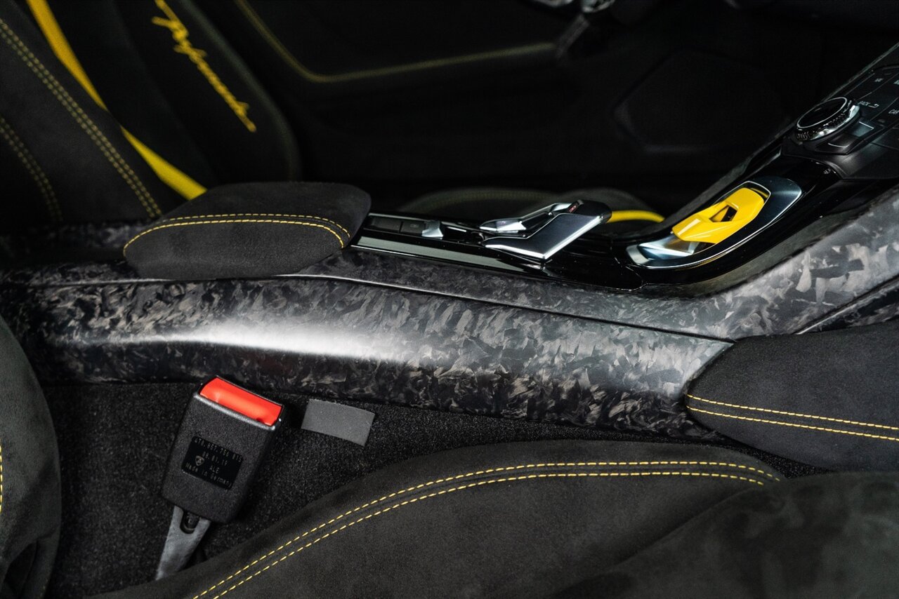 Used 2019 Lamborghini Huracan Performante AWD/4WD image 69