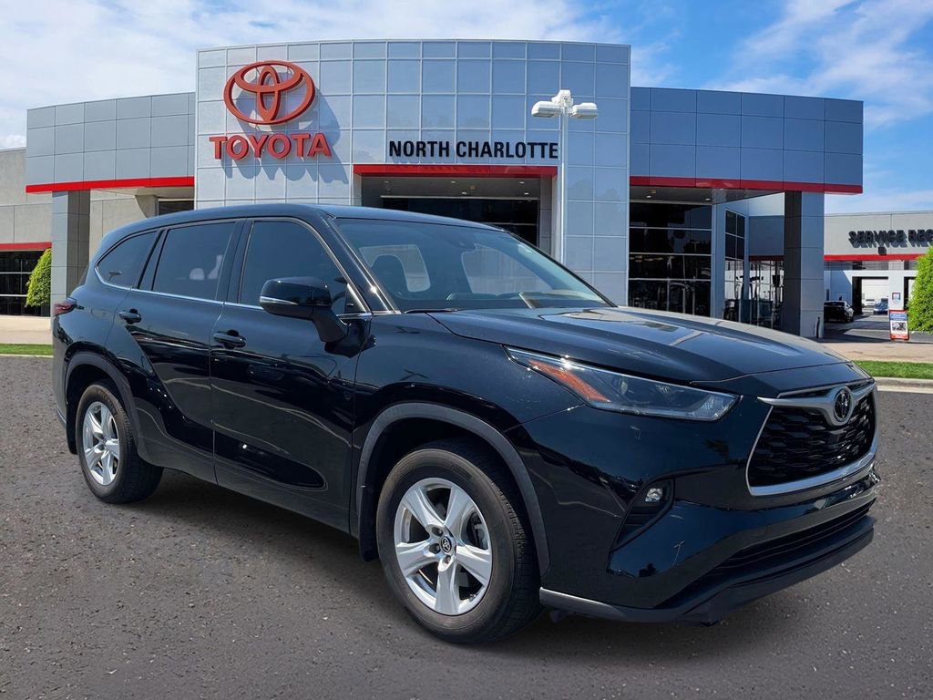 Used 2021 Toyota Highlander LE FWD 360° Tour