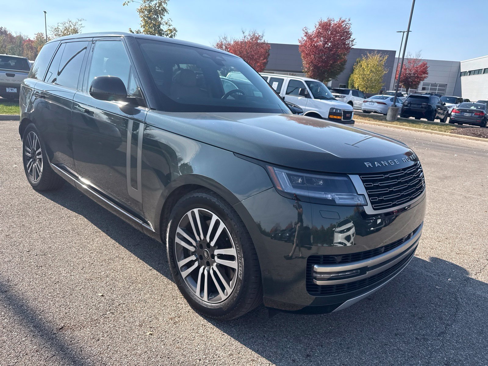Used 2024 Land Rover Range Rover SE AWD/4WD image 3