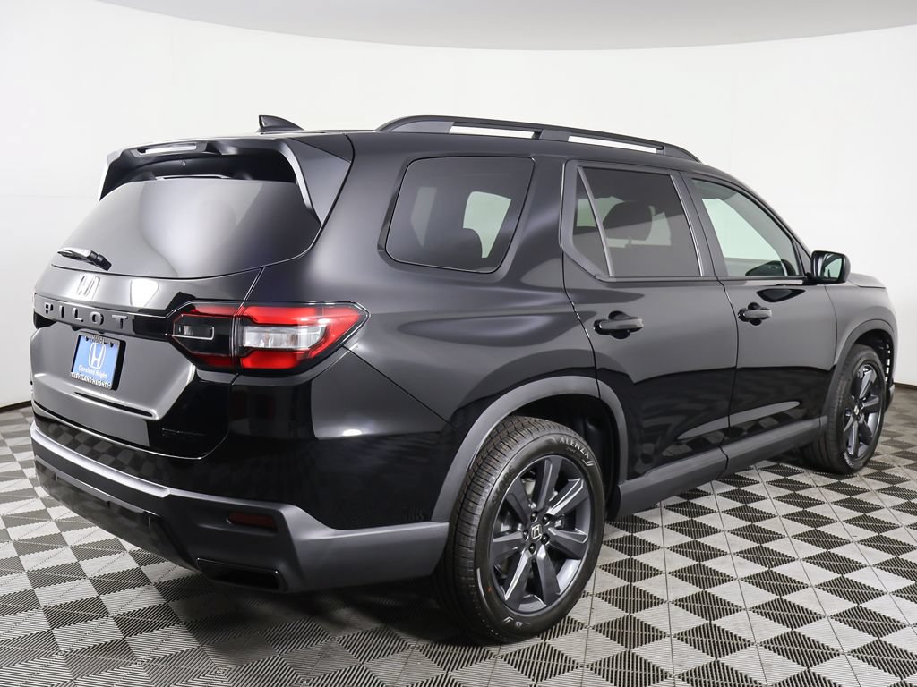 New 2026 Honda Pilot Sport image 5