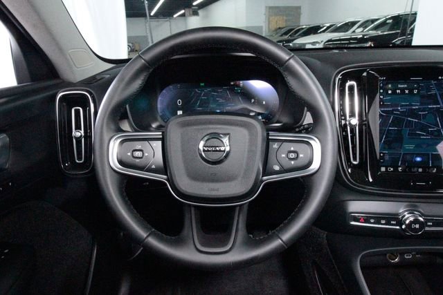 Certified 2025 Volvo XC40 B5 Plus image 7