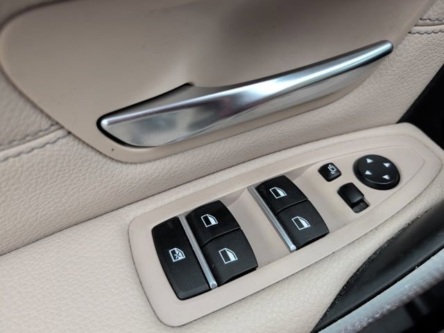 Used 2018 BMW 330i xDrive Sedan image 17