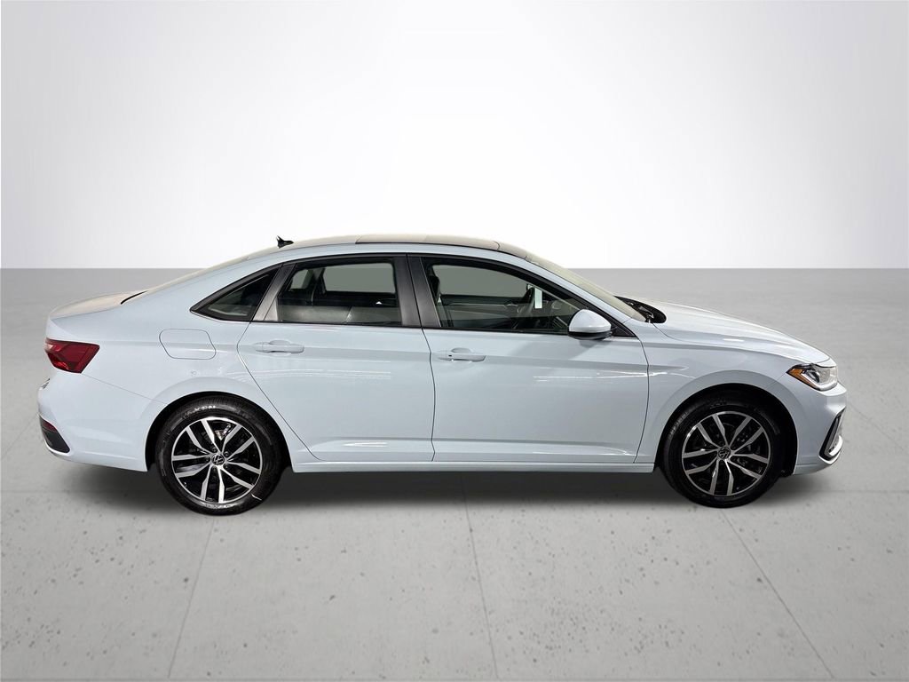 New 2026 Volkswagen Jetta SE image 5