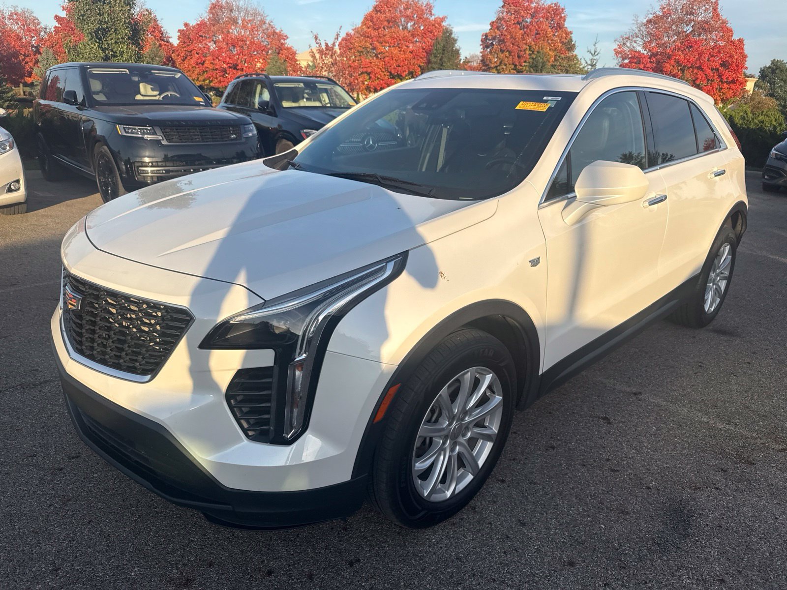 Used 2022 Cadillac XT4 Luxury w/ Cold Weather Package AWD/4WD image 1
