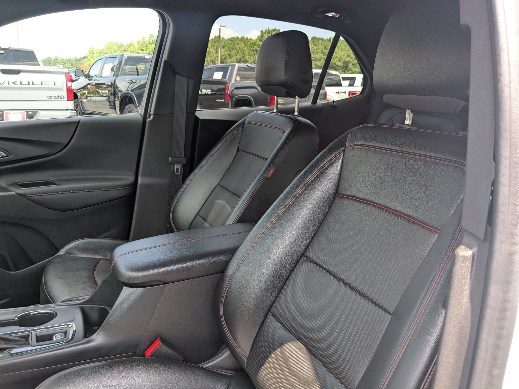 Used 2024 Chevrolet Equinox RS w/ RS Leather Package FWD image 15