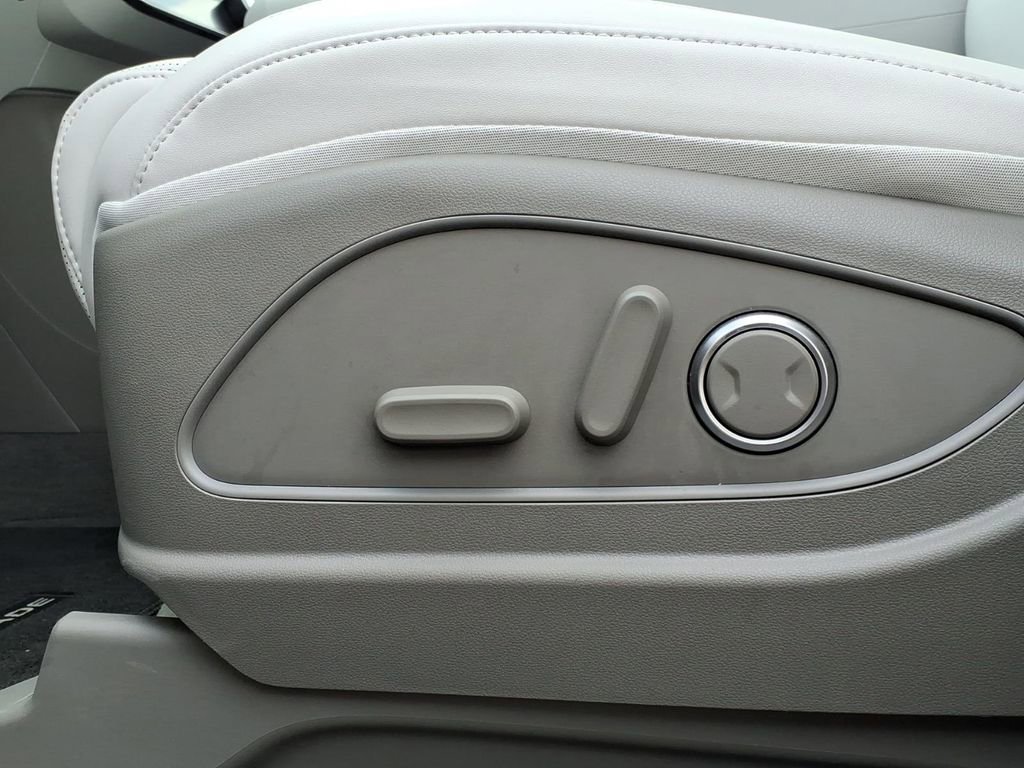 Used 2026 Hyundai Palisade SEL FWD image 22