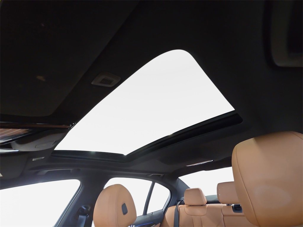 Used 2023 BMW 530e w/ Premium Package image 28