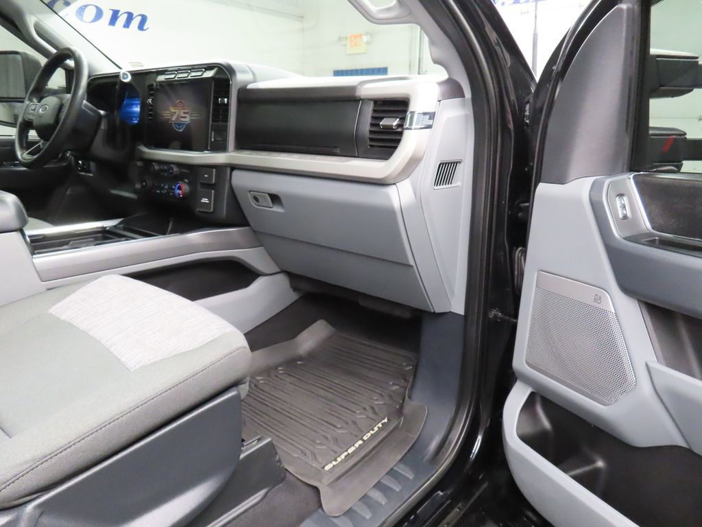 Used 2023 Ford F250 XLT w/ XLT Premium Package AWD/4WD image 41