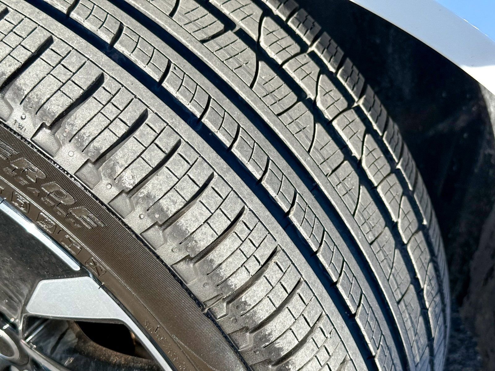 Used 2025 Volvo XC90 T8 Ultra w/ Protection Package AWD/4WD image 11