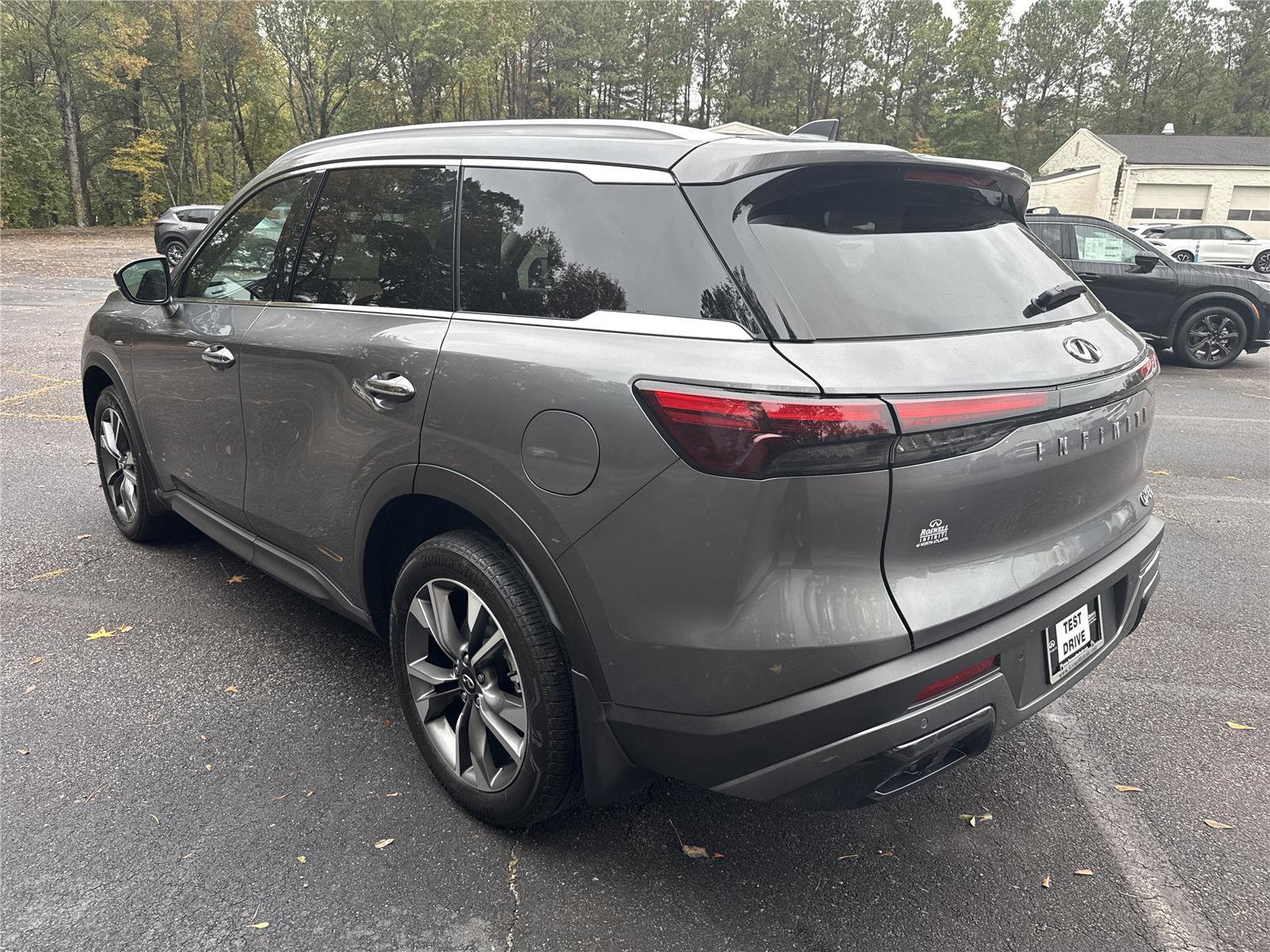 Certified 2025 INFINITI QX60 Luxe image 28