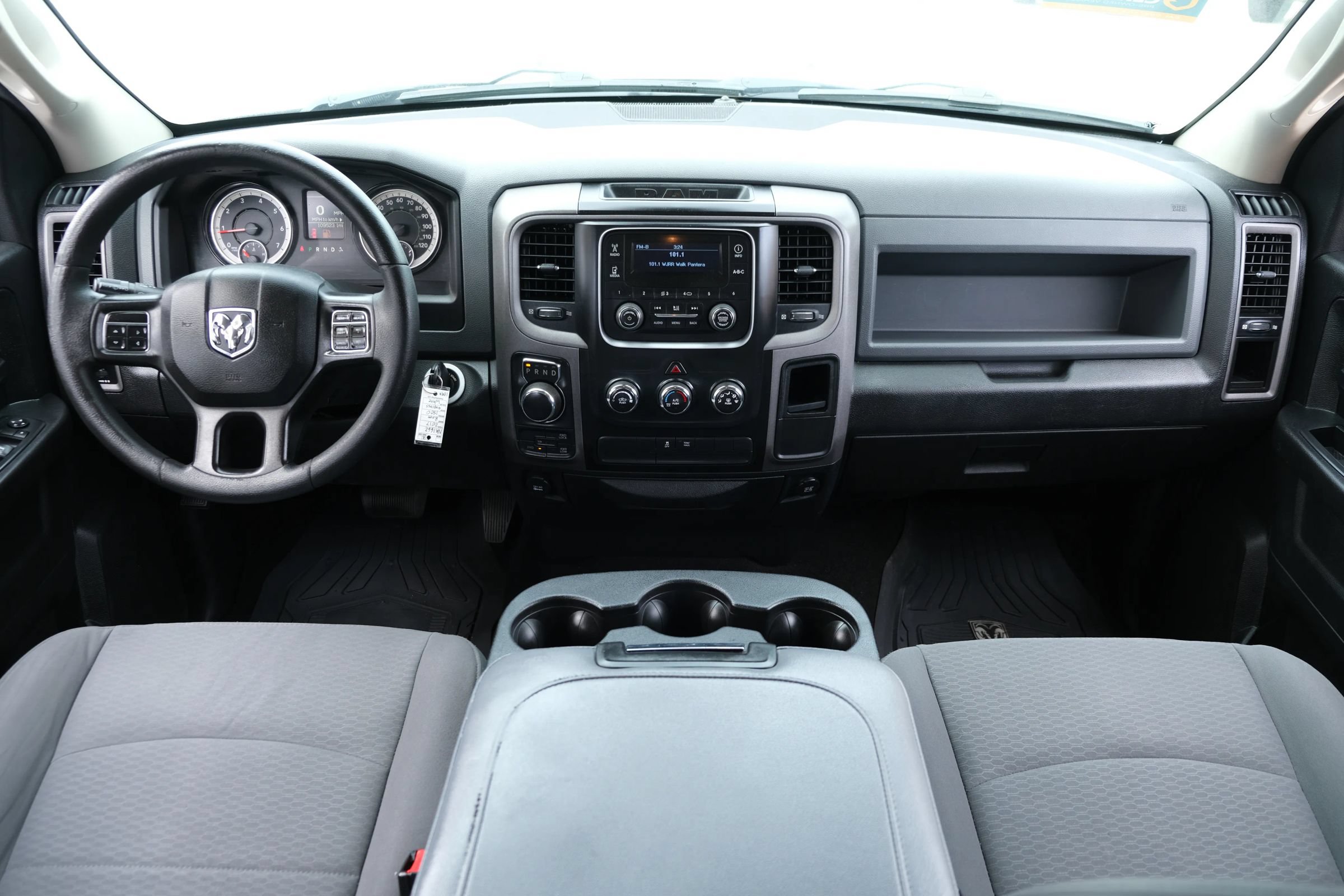 Used 2017 RAM 1500 Express AWD/4WD image 10