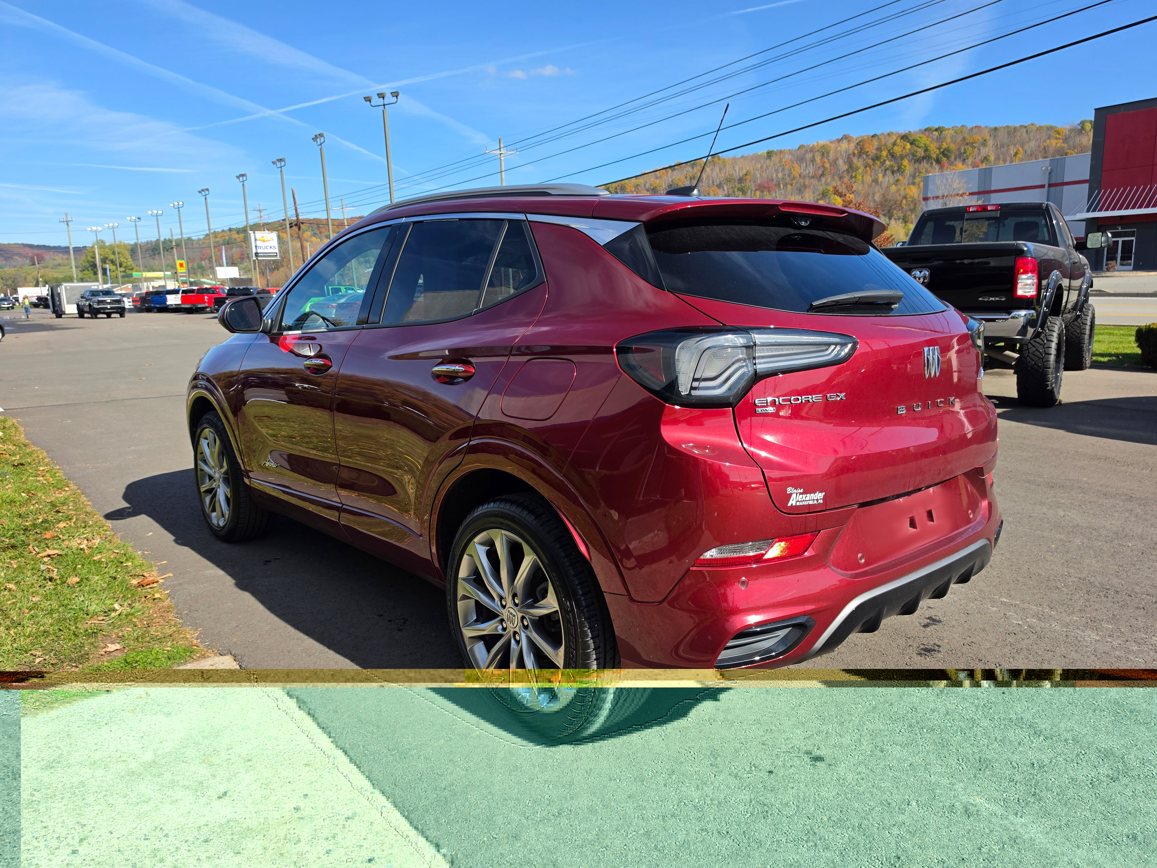 Used 2024 Buick Encore GX Avenir w/ Avenir Technology Package AWD/4WD image 6