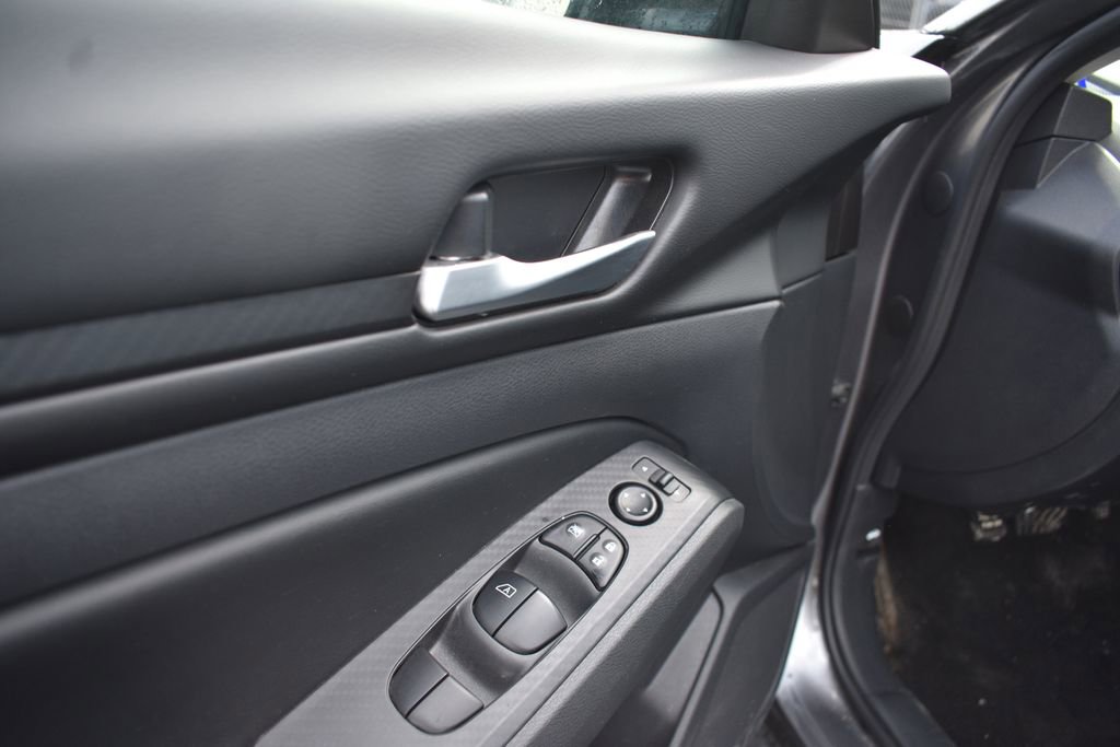 Used 2025 Nissan Altima 2.5 SV image 14