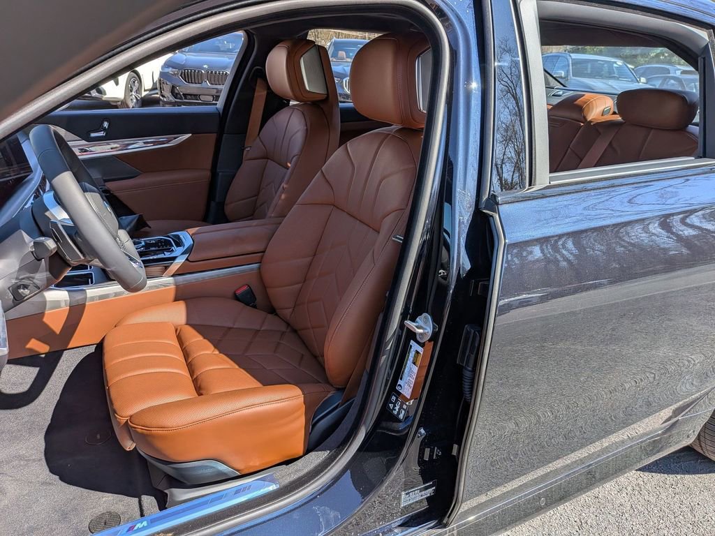 New 2026 BMW 760i xDrive w/ Executive Package image 8