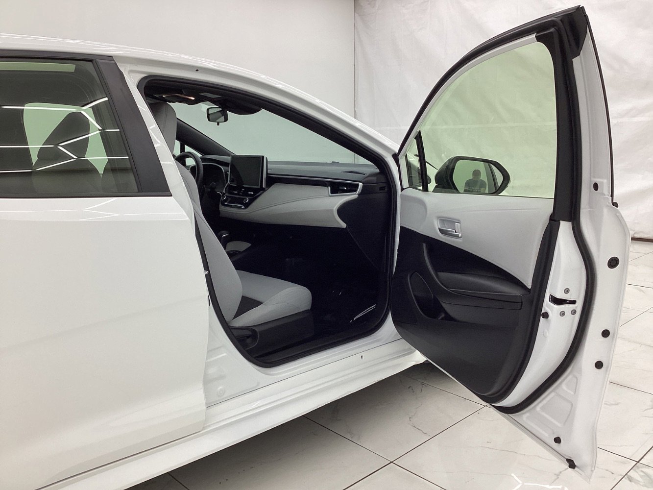 Used 2023 Toyota Corolla SE FWD image 17