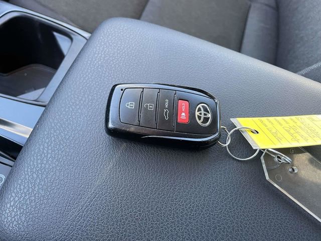 Used 2025 Toyota Camry LE image 31