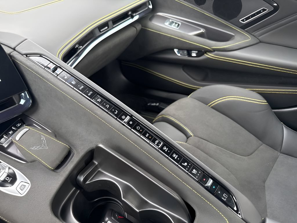 Used 2024 Chevrolet Corvette Z06 w/ Stealth Interior Trim Package RWD image 17
