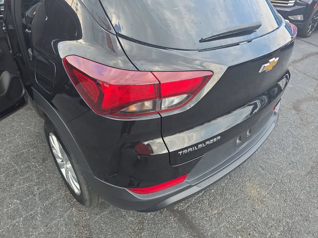 Used 2023 Chevrolet TrailBlazer LS FWD image 36