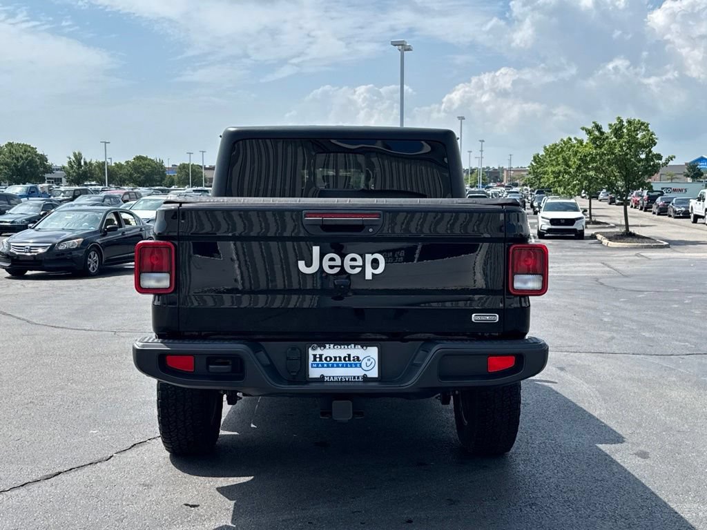 Used 2022 Jeep Gladiator Overland w/ Trailer Tow Package AWD/4WD image 6
