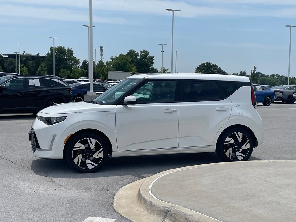 Certified 2023 Kia Soul GT-Line FWD image 4