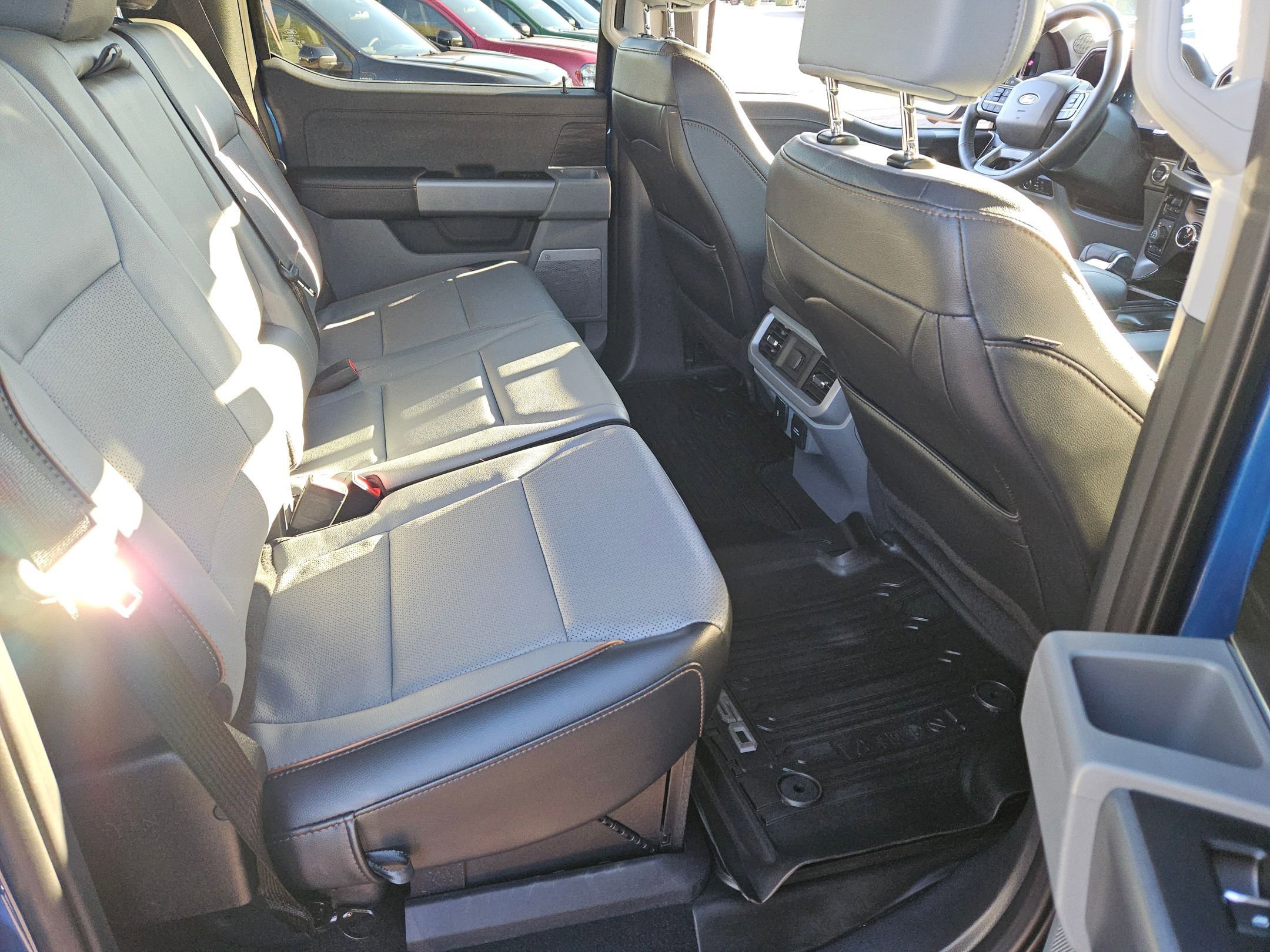 Certified 2024 Ford F150 Lariat w/ FX4 Off-Road Package image 23