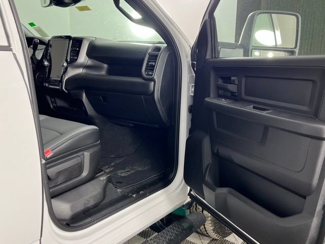 New 2026 RAM 3500 Tradesman AWD/4WD image 31