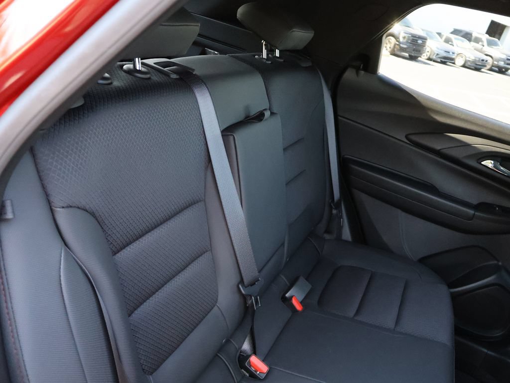 Used 2023 Chevrolet TrailBlazer RS w/ Convenience Package FWD image 32