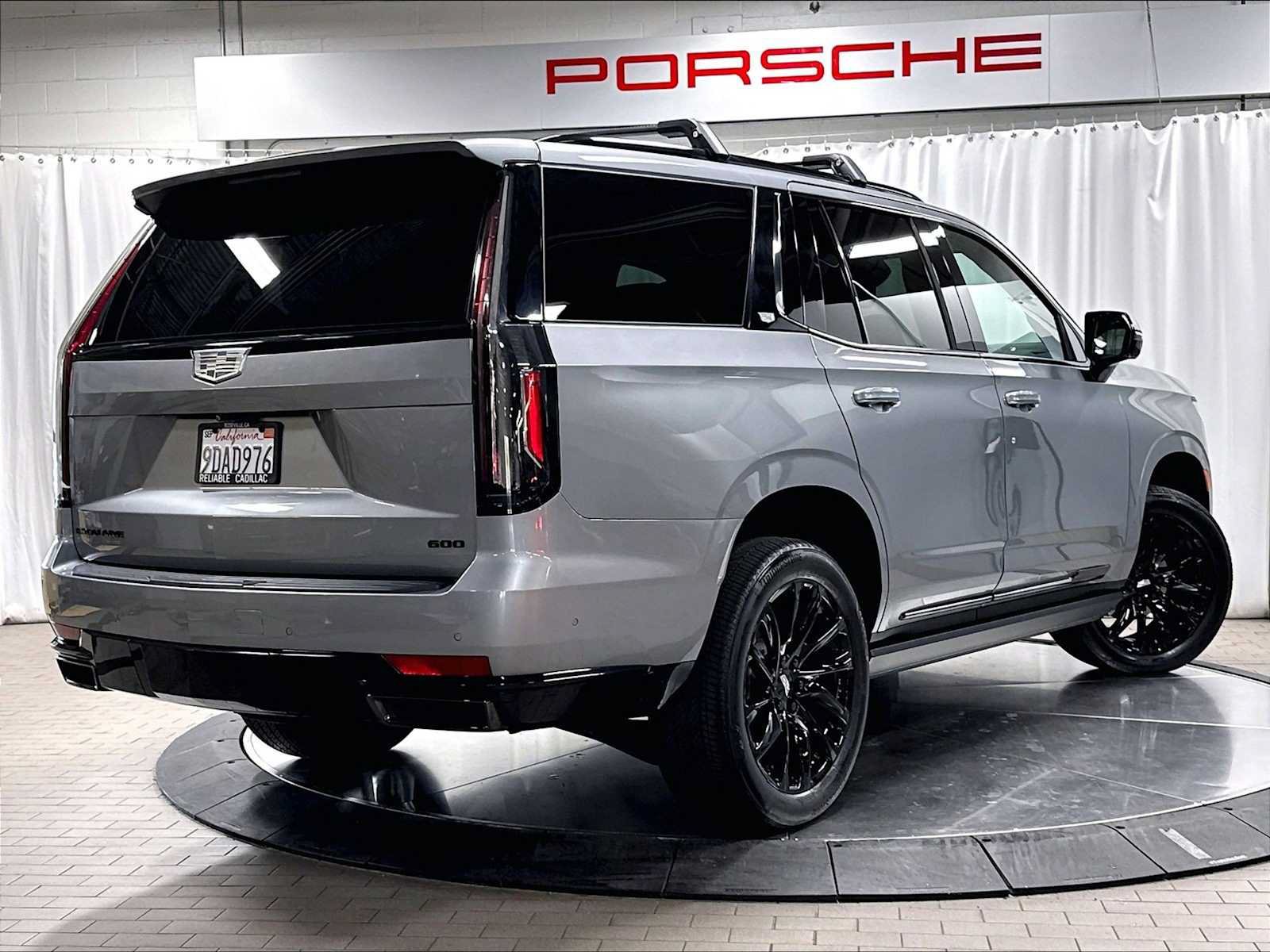 Used 2023 Cadillac Escalade Sport Platinum w/ LPO, ONYX Package AWD/4WD image 9