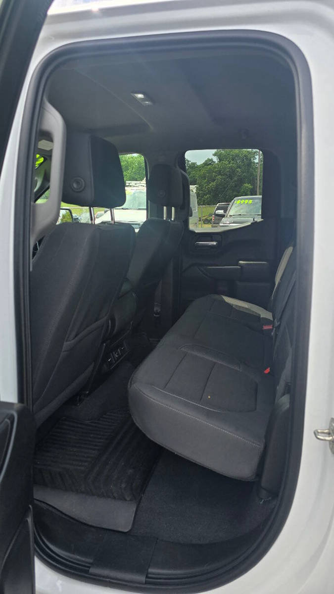 Used 2021 Chevrolet Silverado 1500 LT AWD/4WD image 8