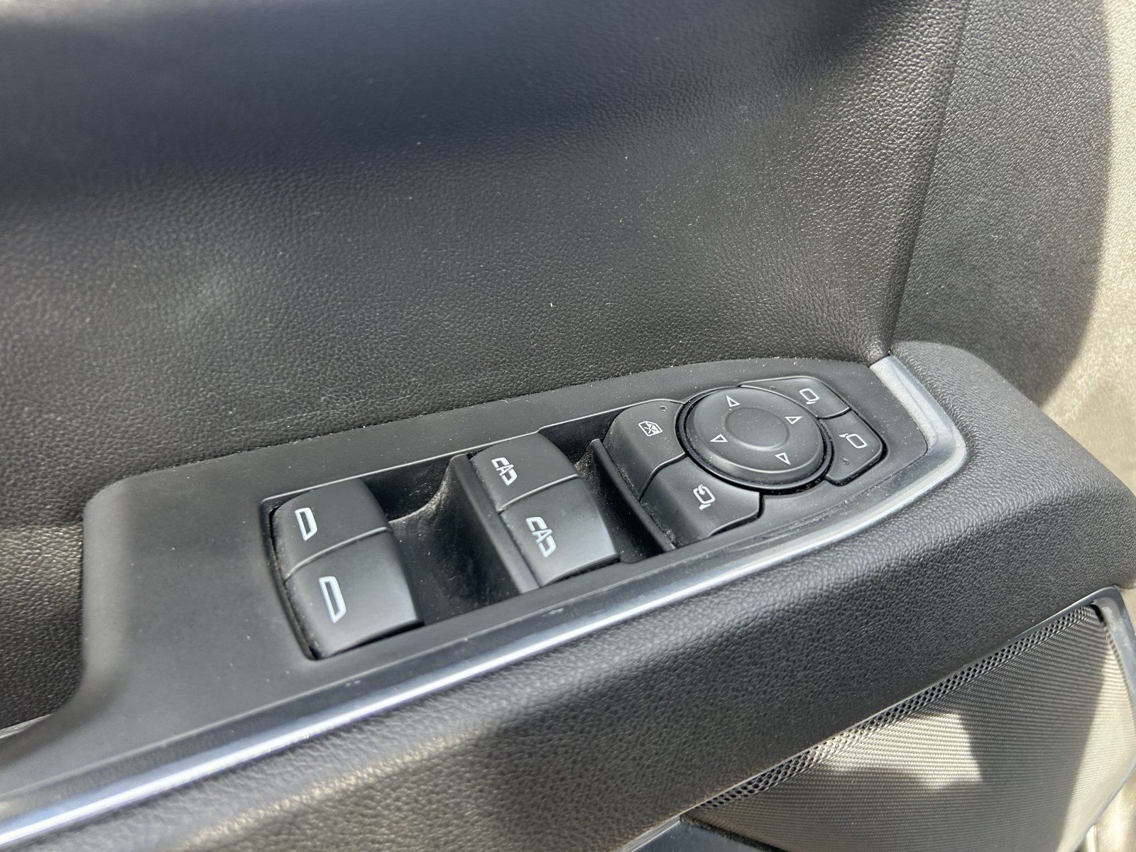 Certified 2025 GMC Sierra 1500 SLT RWD image 29