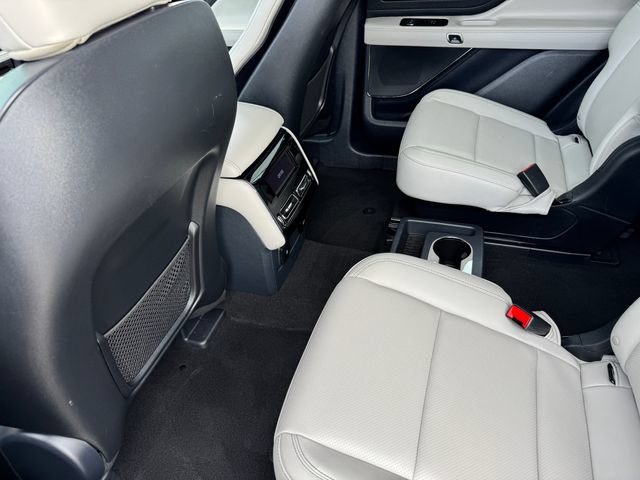 Used 2025 Lincoln Aviator AWD image 17