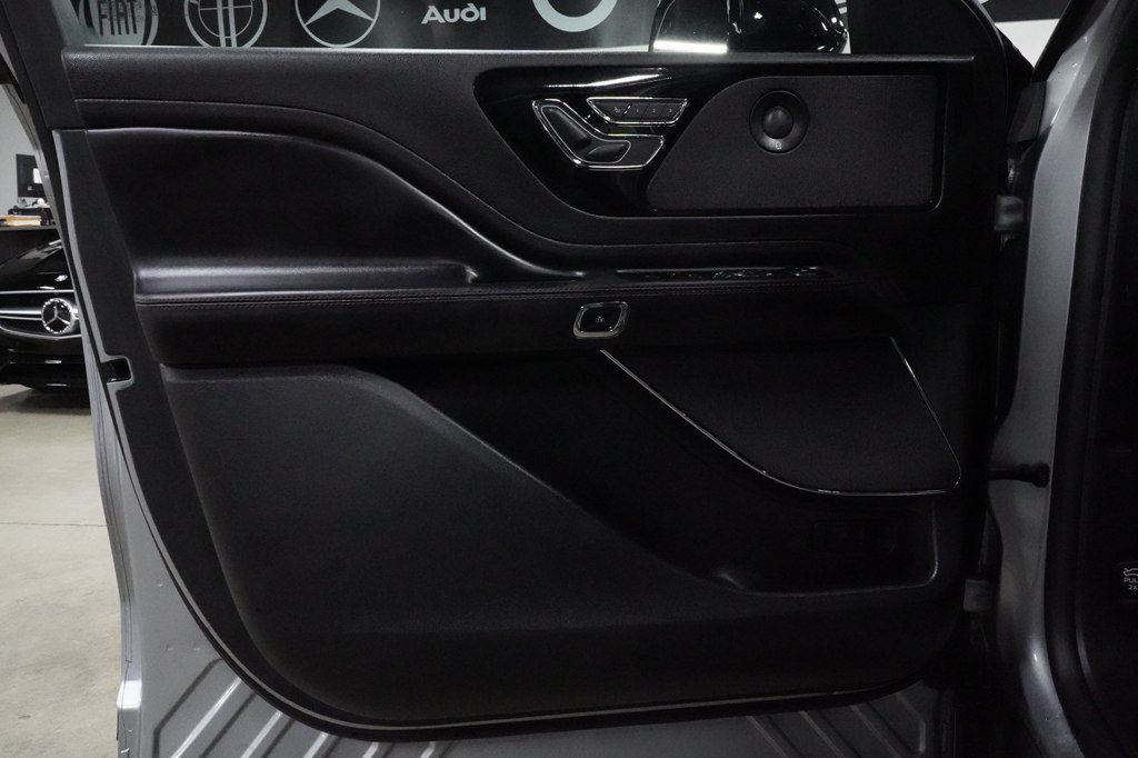 Used 2023 Lincoln Aviator Grand Touring AWD/4WD image 9