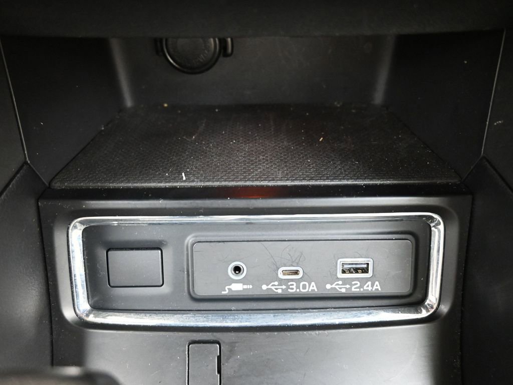Used 2024 Subaru Ascent Premium w/ Convenience Package image 37
