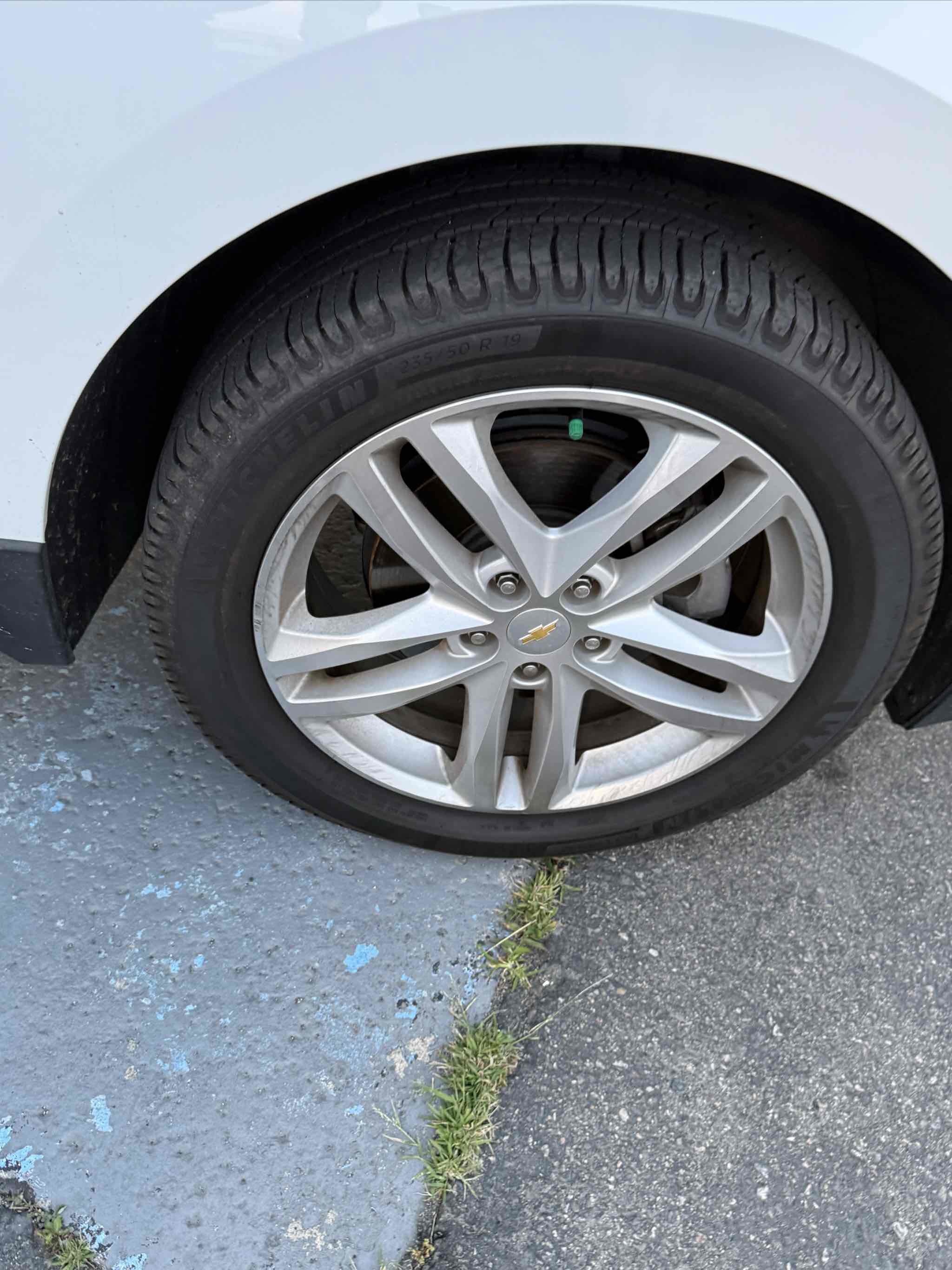 Used 2018 Chevrolet Equinox Premier FWD image 27