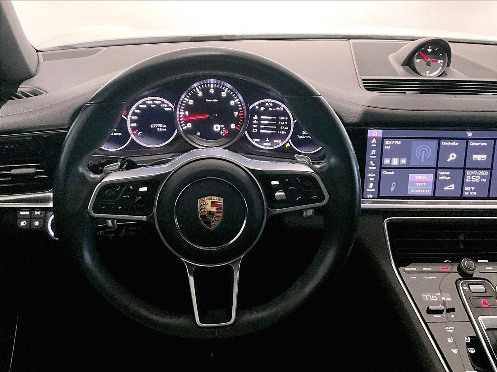 Used 2020 Porsche Panamera image 16