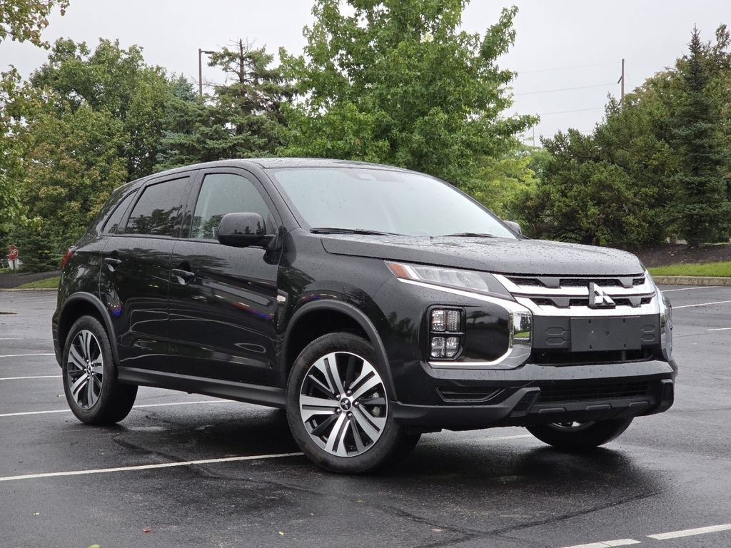 Used 2026 Mitsubishi Outlander Sport ES AWD/4WD image 2