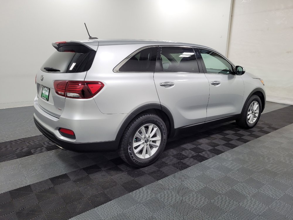 Used 2020 Kia Sorento LX image 10