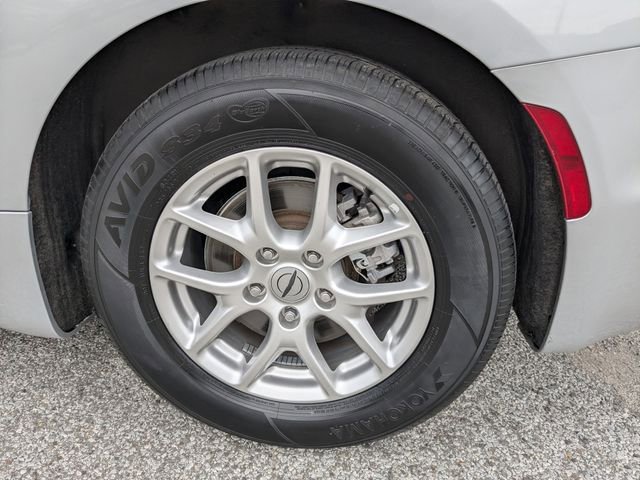 Used 2024 Chrysler Pacifica Touring-L FWD image 20
