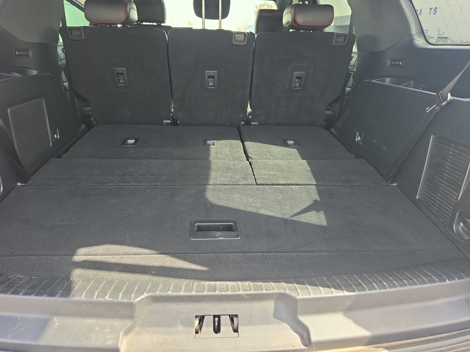 Used 2019 Ford Expedition Limited w/ Equipment Group 303A RWD image 27