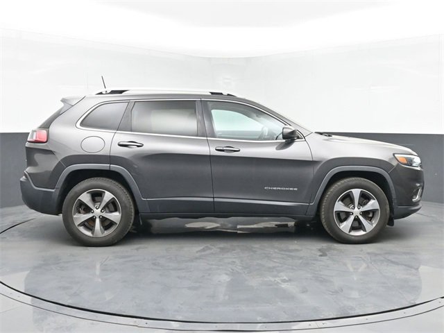 Used 2019 Jeep Cherokee Limited image 12
