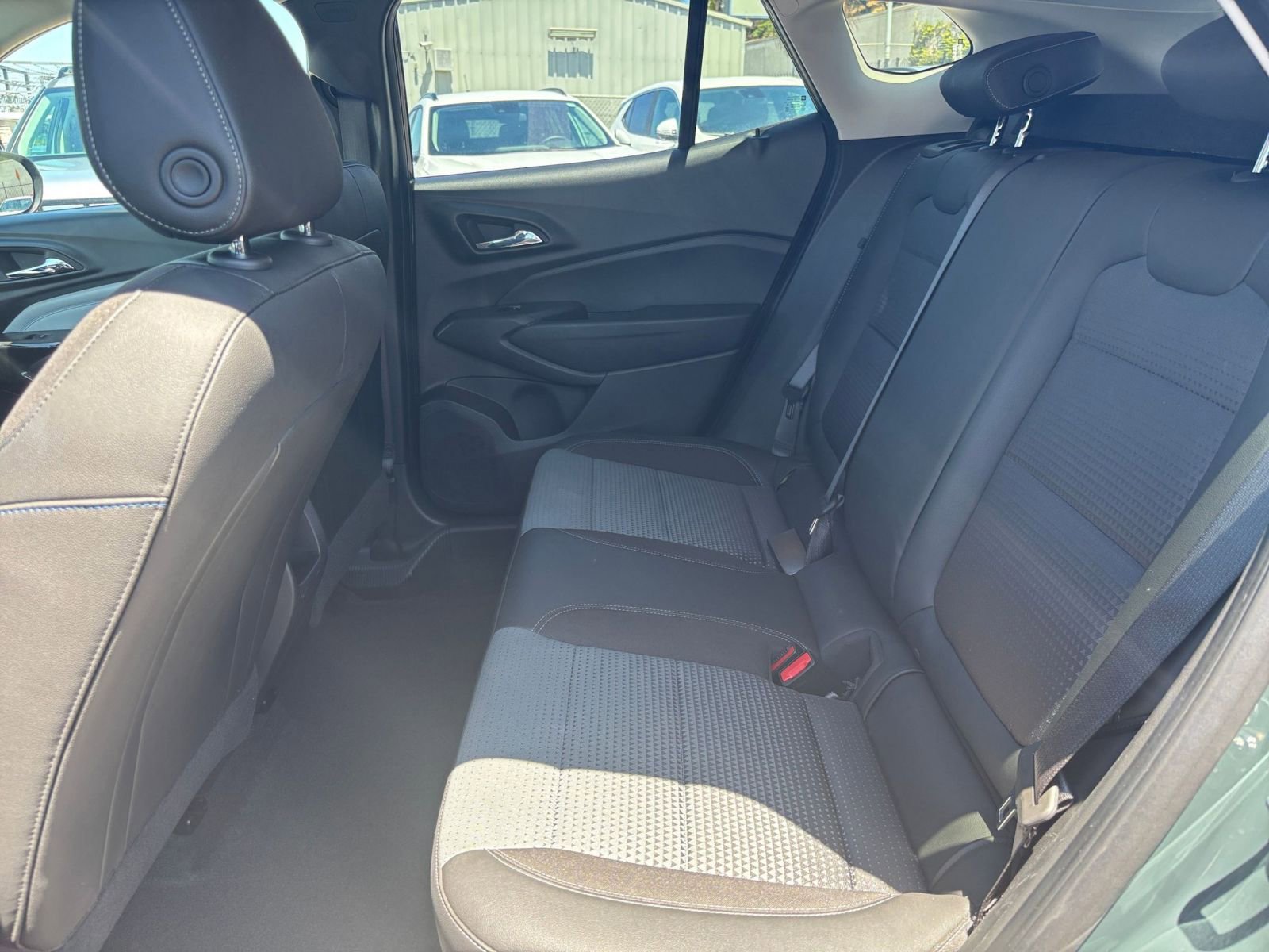 Used 2025 Chevrolet Trax LT FWD image 24