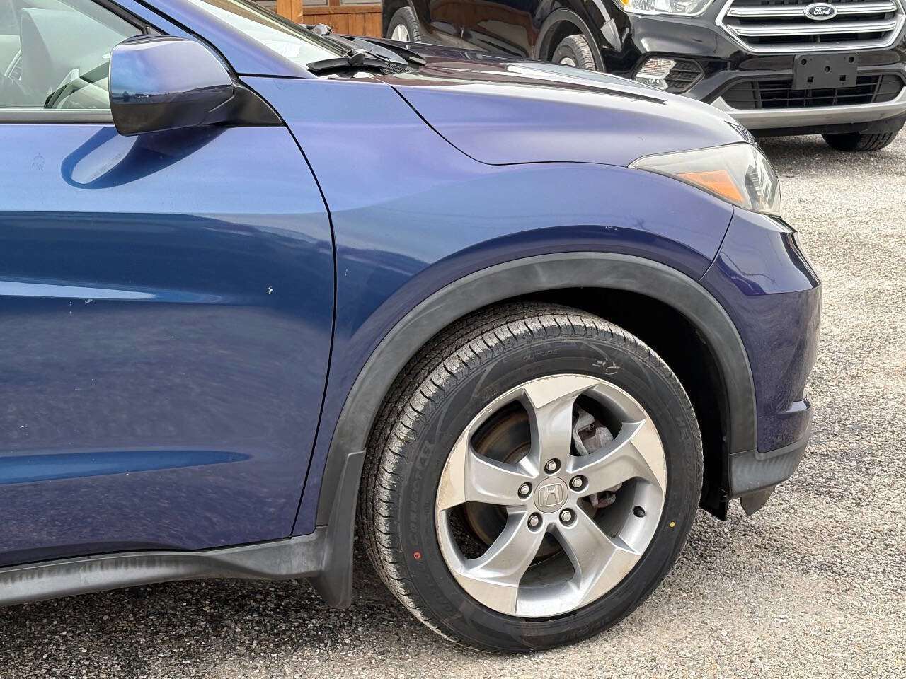 Used 2017 Honda HR-V LX image 2